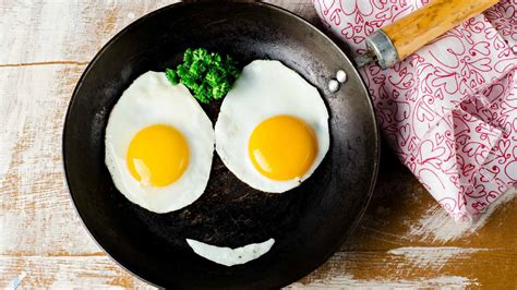 here are 4 types of foods to tackle mood swings naturally