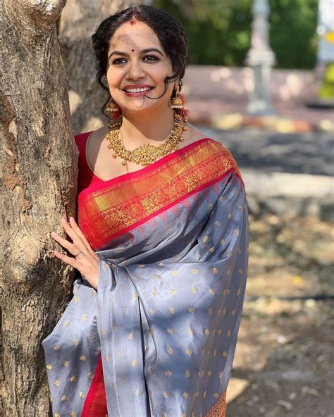 Singer Sunitha Stunning In Traditional Grey Silk Saree Fashionworldhub