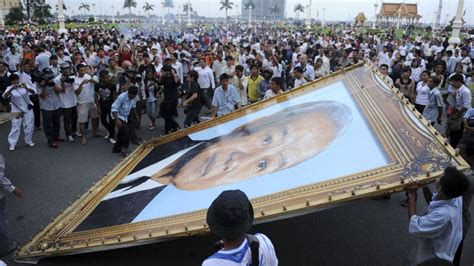 Cambodia Mourns As King Norodom Sihanouks Body Returns Bbc News