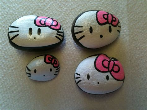 Hello Kitty Painted Stones Sns Designs Rock Crafts Rock Art Painted