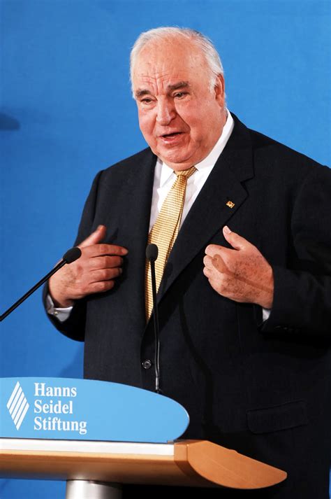 Helmut josef michael kohl ist ein ehemaliger deutscher. WORLD FAMOUS PEOPLE: Helmut Kohl