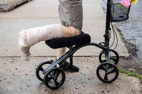 Knee Walkers Vs Crutches Bayshore Medical Supply