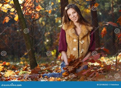 Beautiful Autumn Woman Stock Image Image Of Leaf Woman 33186263