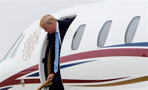 Donald Trumps Jet A Regular On The Campaign Trail Isnt Registered To Fly The New York Times