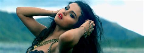 Selena Gomez Turns Seductress In New ‘come And Get It Music Video New