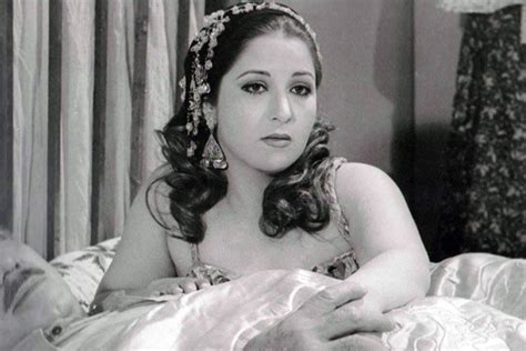 بوسى أكدت لصديقة مقربة منها، أن سبب غضبها يرجع لقيام سعد باستخدام اسمها بشكل أساء إليها، خصوصا بعد أن قام. جولولي | بوسي القطة التي فتنت نور الشريف.. صور نادرة تخلد قصة الحب الكبيرة