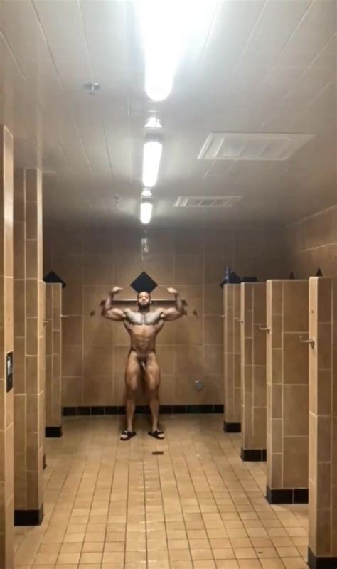Muscle Men Nude In Locker Room ThisVid