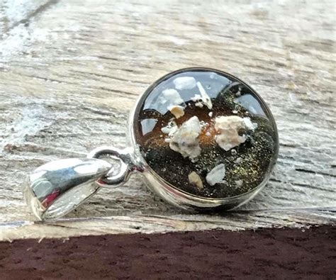 Pin By Holly Fitzgerald On Cremation Ash Keepsakes Resin Jewelry