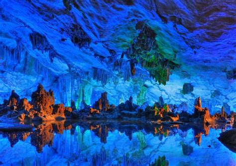 Пещера Тростниковой флейты провинция Гуйлинь в Китае Cave