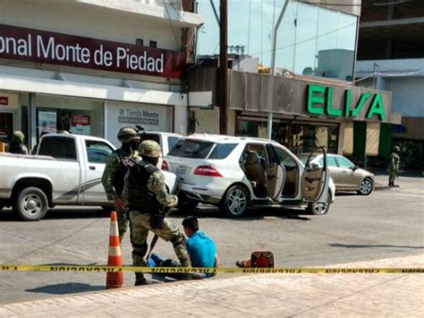 Graphic Mexican Cops Downtown Border City Gun Battle With Drug