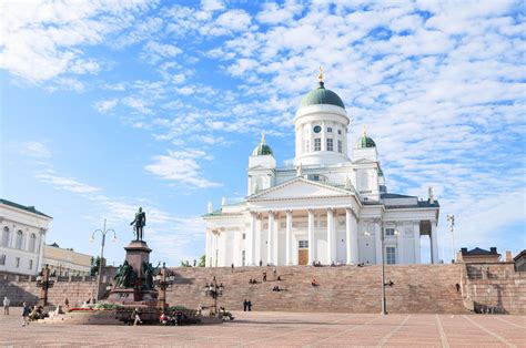Located on the shore of the gulf of finland, it is the seat of the region of uusimaa in southern finland, and has a population of 657,674. Dom von Helsinki | Das Wahrzeichen der Stadt