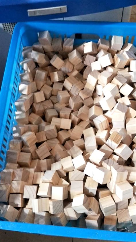 Wholesale Unfinished Wooden Cubecheap Wood Block Customized Wood Cube