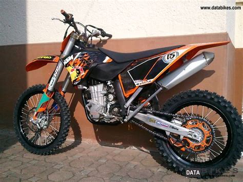 Four stroke, single cylinder, sohc, 4 valves per cylinder. 2009 KTM 450 EXC