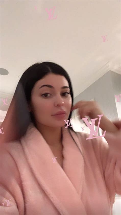 her skin 😍😍without makeup kylie jenner instagram kylie jenner kylie jenner blonde