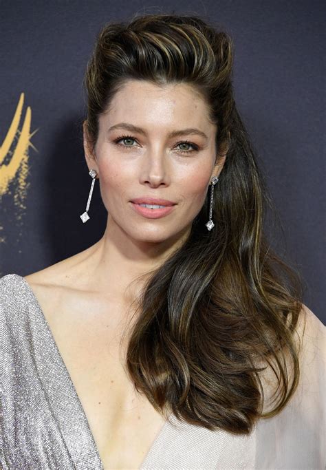 Emmy S Red Carpet Actor Jessica Biel Celebrity Hairstyles Red Carpet