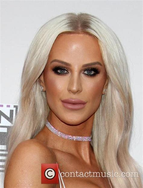 Gigi Gorgeous American Music Awards 2016 Arrivals 6 Pictures