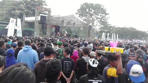 Iwan Fals Serdadu Live Semarang 2016 Youtube