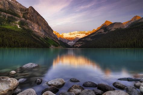 Lake Louise Sunrise This Is A Stack Of 3x61 Pictures In Or Flickr
