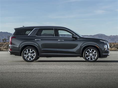 Its power, tech, and comfort features make it one that deserves a test drive. 2021 Hyundai Palisade Deals, Prices, Incentives & Leases ...