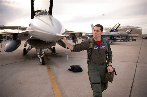 Lone Star Gunfighters Use Experience To Train F 16 Pilots 151st Air