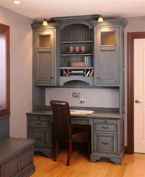American made amish kitchen cabinets have all the functions of dovetailed drawers, soft close slides and door hinges. Custom Amish Cabinets