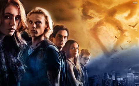 Outlandishly clichéd and cockeyed, the mortal instruments: Review: The Mortal Instruments | The Lariat