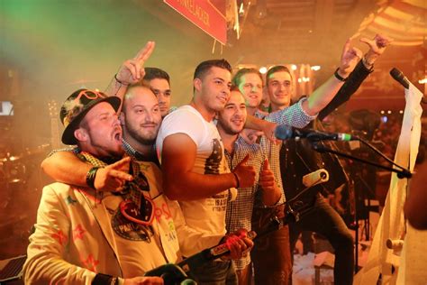 Başkan ali koç, zlatko dalic ile yaptığı görüşmede her konuda anlaşmaya vardı. Fotostrecke: Cavos meets Wasen: Wenn auf dem Volksfest die ...