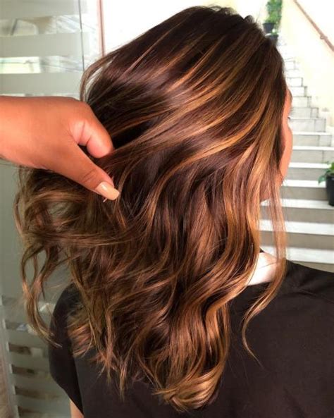 This warm shade allows for a more natural transition from your natural hair this is a complex mixture of blonde, honey and caramel highlights and lowlights. 60 Looks with Caramel Highlights on Brown and Dark Brown Hair