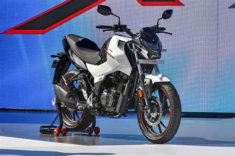 Hero bikes are best for daily commuting. Mega Photo Gallery of the All-New Hero Xtreme 160R