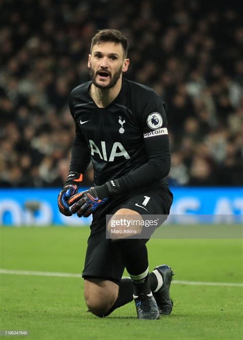 Hugo lloris wurde am 26.12.1986 geboren. Tottenham Hotspur goalkeeper Hugo Lloris during the ...
