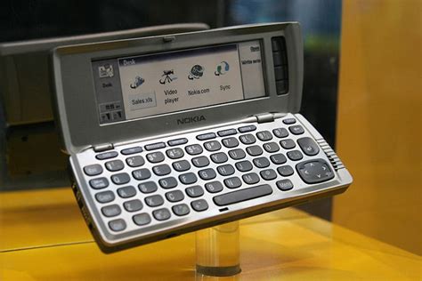 Throwback Tech Thursday We Revisit Nokia 9210 Communicator The Phone