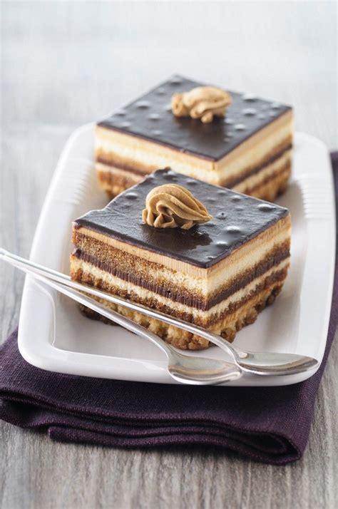 Check spelling or type a new query. Mokkacreme-Schnitten mit Schokolade | Rezept | Dessert ...