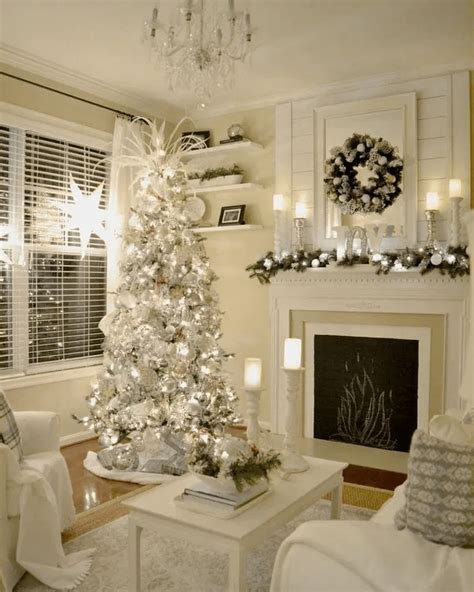 48 Stunning White Christmas Tree Ideas To Decorate Your Interior