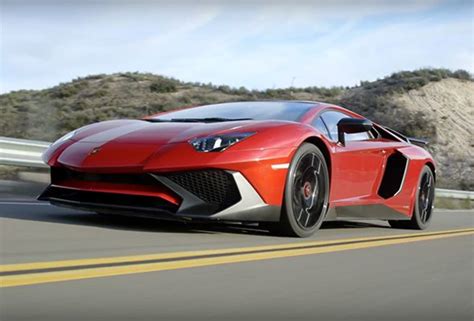 Motor Trend Tests The Lamborghini Aventador Sv