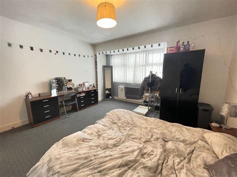 Check spelling or type a new query. 3 bedroom house for rent Cross Speedwell Street, Leeds ...