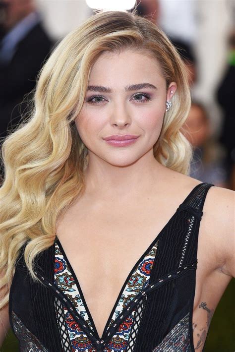 see every met gala hair and makeup moment that deserves a close up look chloe grace chloe