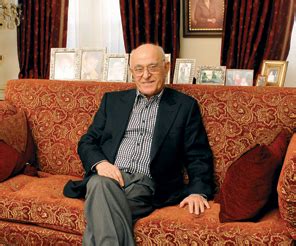 1987 ile 1991 yılları arasında medford, massachusetts, abd'de bulunan tufts university'de ekonomi ve siyasal bilgiler alanında. sevket1