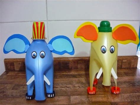 Escultura De Materiais Recicláveis