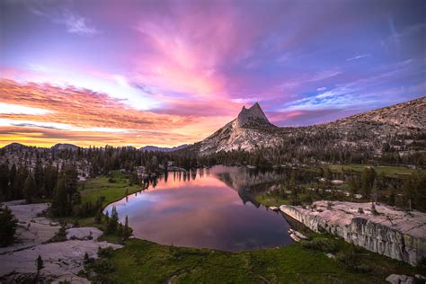 the most beautiful sunset i saw in 2018 upper cathedral lake yosemite national park [oc][5472×