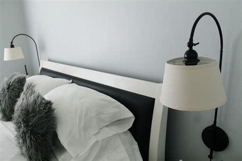 Advantages of Using Wall Mounted Bedside Lamps | Warisan Lighting