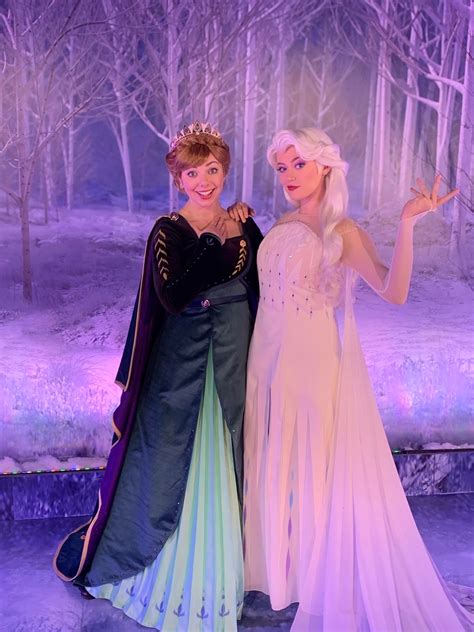 Picturing Disney Frozen 2 Enchanted Forest Experience At Saks Fifth Avenue