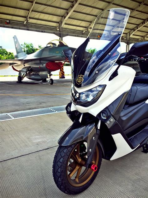 Kalian bisa melakukan modifikasi nmax sesuai dengan selera yang kalian miliki, entah itu menggunakan konsep simple, thailook, touring dan berbagai macam konsep modifikasi lainnya. AUTOBLOG-11: Yamaha Nmax Touring yang stylish