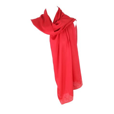 What To Pair With A Red Scarf