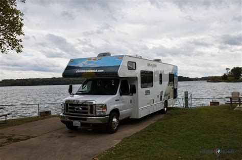 A single lakefront cabin (one side) sleeps 6 people; King of the Road: een camper huren in de VS | Reishonger.nl