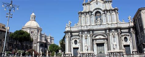 Catania ist eine der größten städte siziliens, nur palermo ist von den einwohnern her etwas stärker besiedelt. Sehenswürdigkeiten in Catania