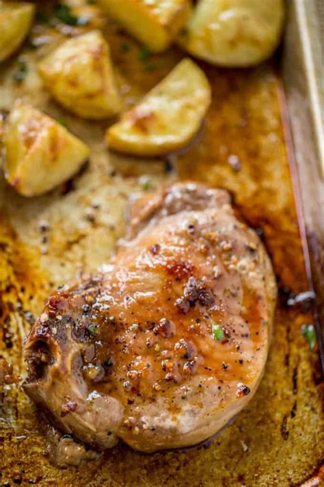 Boneless pork chops in oven bbq. Brown Sugar Garlic Oven Baked Pork Chops - Dinner, then ...