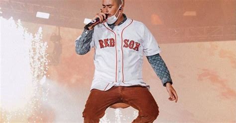 In 2020, he was cast in the third season of narcos: Bad Bunny se robó la noche de los MTV MIAW 2019 | Nación Rex