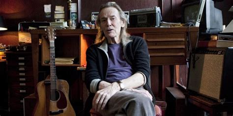 A prodigious songwriter and distinctive singer, the. Film 5000 - Reviews - Gordon Lightfoot: If You Could Read ...