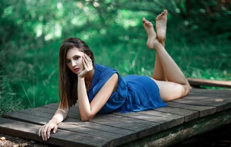 Обои Girl Long Hair Dress Legs Photo Photographer Barefoot Model Lips Face Brunette