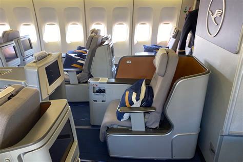 Best Seats Lufthansa 747 400 Cabinets Matttroy